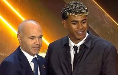 记者：尤文准备接受马赛对小维阿的报价，交易很快完成