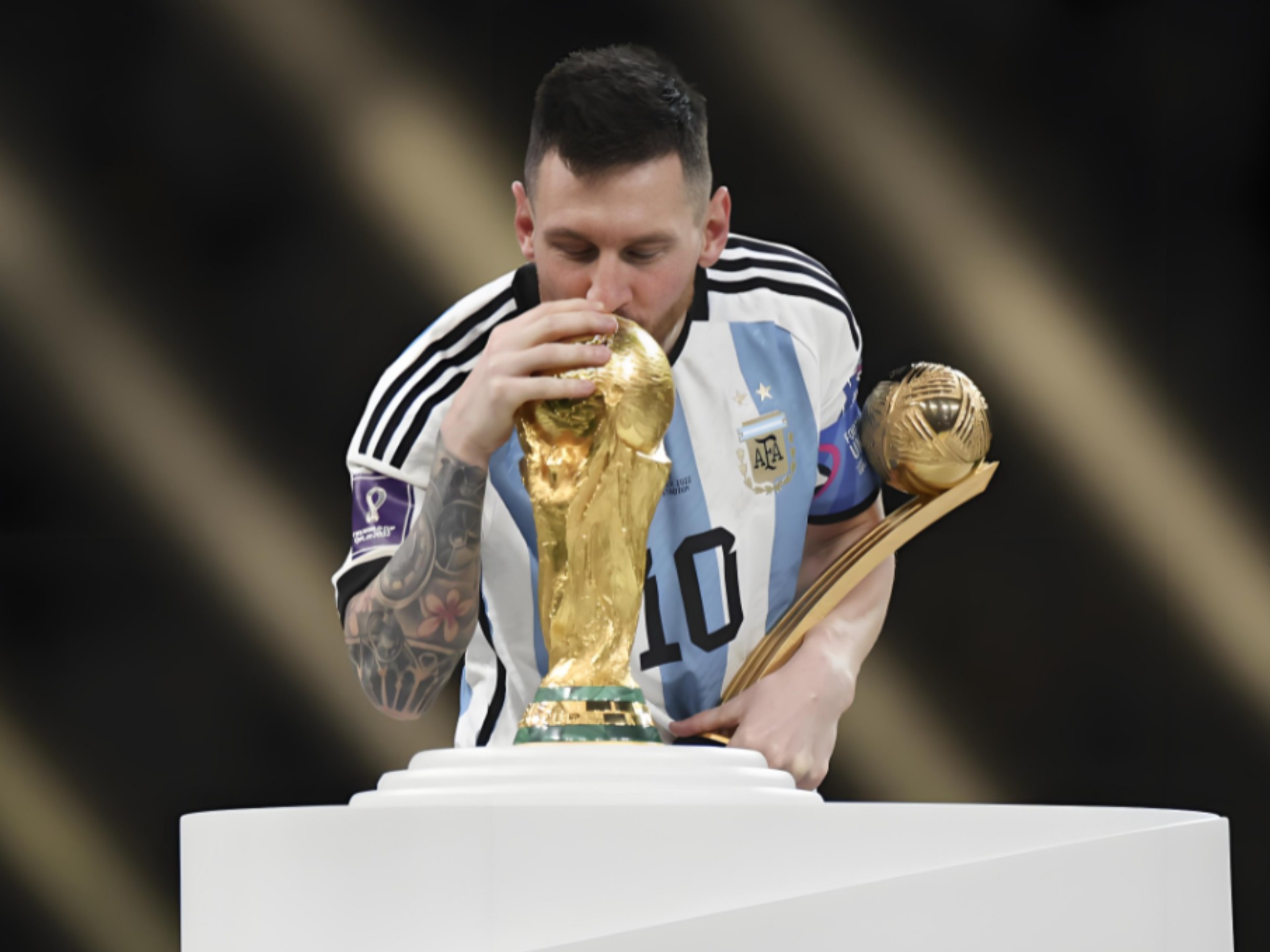 喜讯！新斯卢茨基已跟蓉城正式签约，德转官宣确认他下赛季会带队