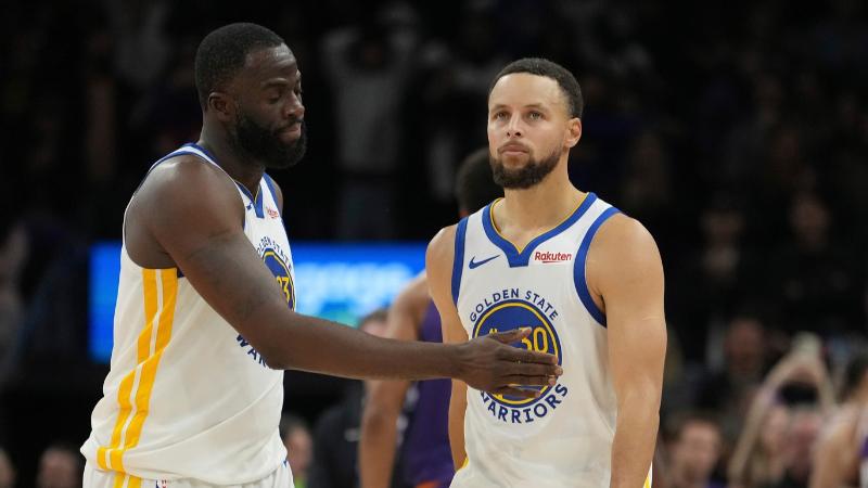 超远三分命中，全队抱头