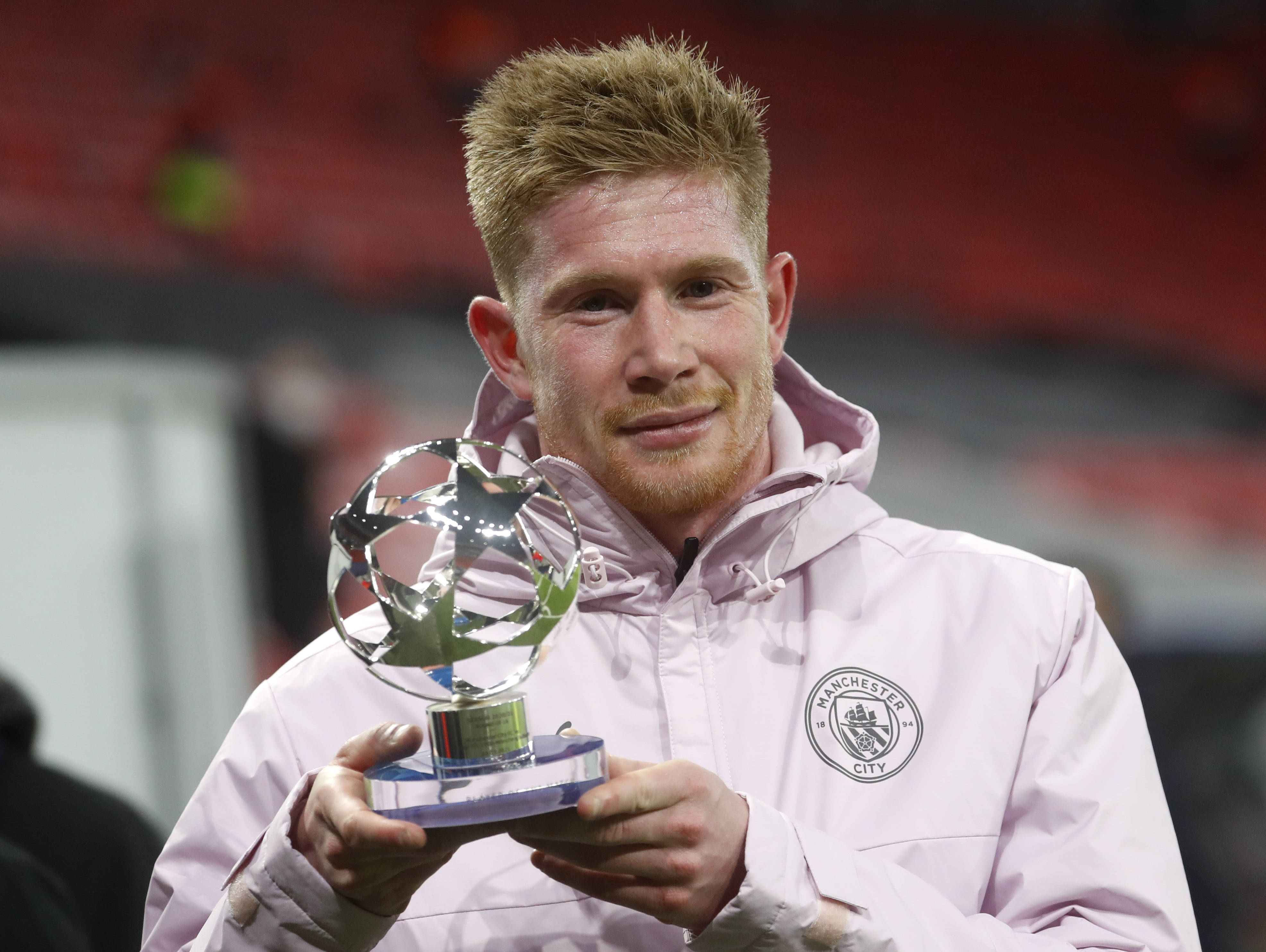 记者：莱比锡预计将接受纽卡对谢什科的9000万欧报价