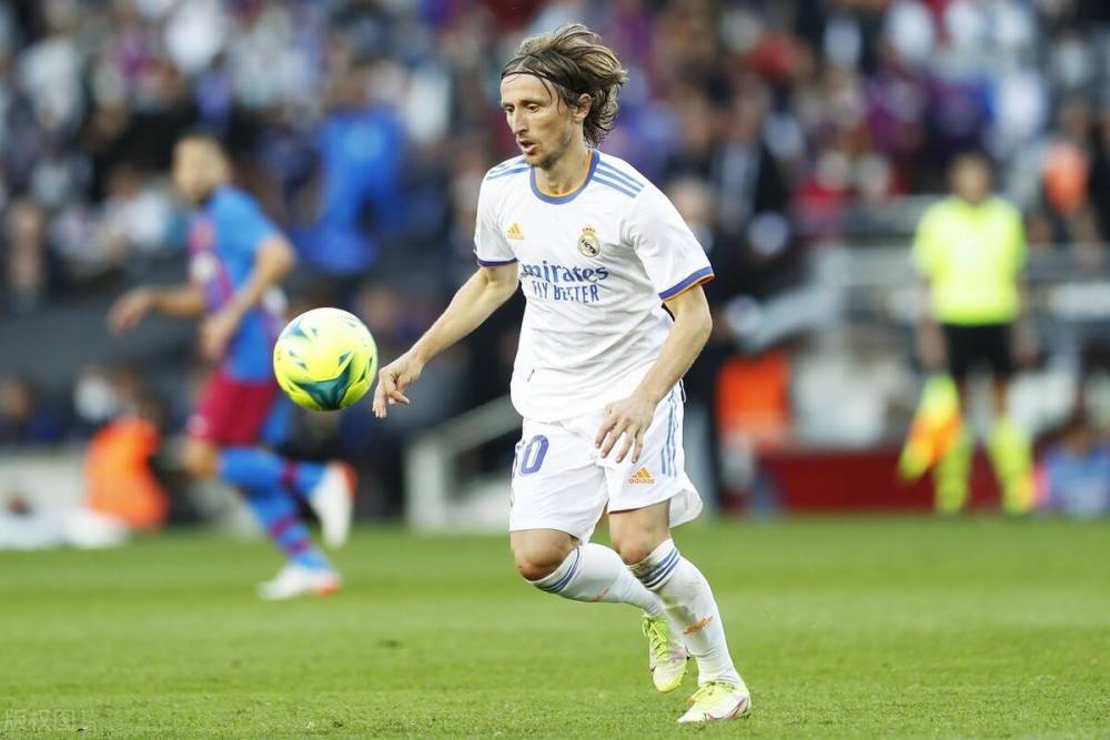 表现“两极分化”：回顾萨利巴上一次对阵拜仁的表现