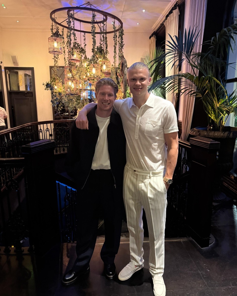 维拉客场4-3逆转布莱顿，终结其英超主场不败纪录，升至第三名。